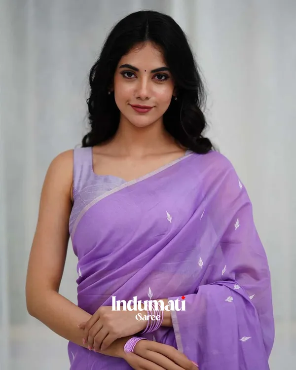 Lavender_Color_Cotton_Silk_Saree_with_Calssy_Blouse_and_tassels