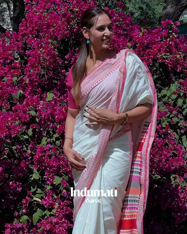 Swan_Pink_-_White_Linen_Drape_with_Pink_Border_and_Coordinated_Blouse