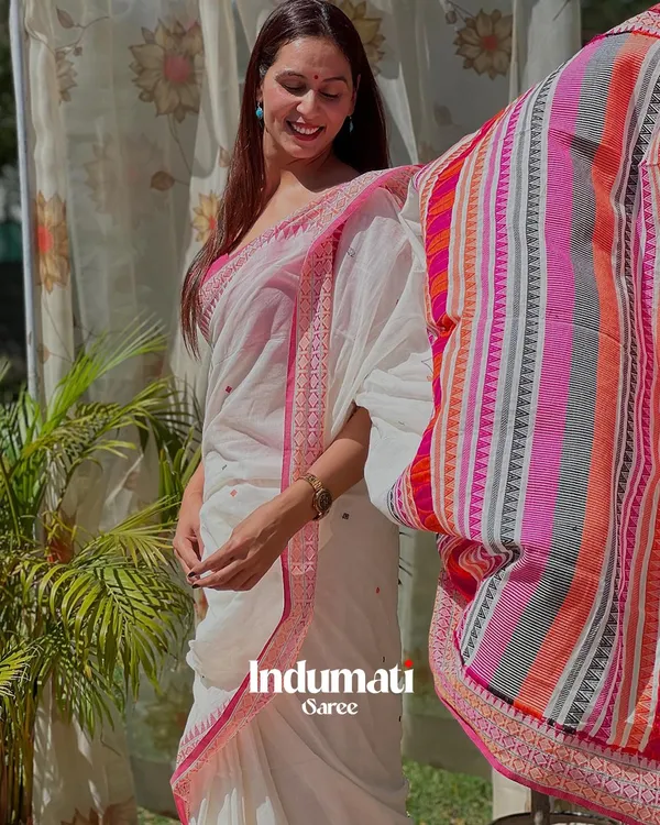 Swan_Pink_-_White_Linen_Drape_with_Pink_Border_and_Coordinated_Blouse