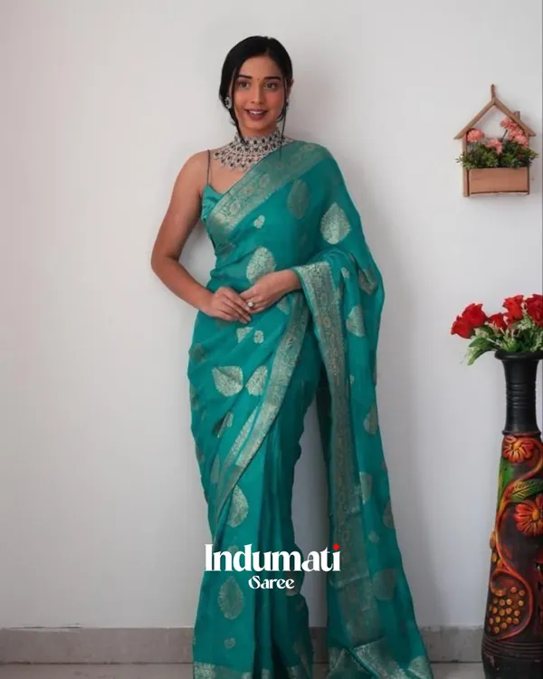 Bottle_Green_Color_Premium_Cotton_Silk_Saree_With_Classy_Blouse