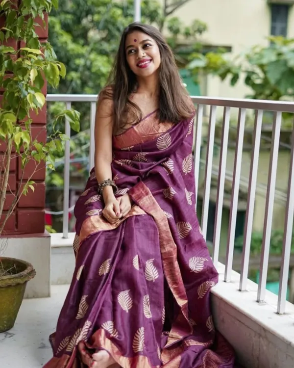 Light_Purple_Color_Elite_Pick_Soft_Banarasi_Silk_Saree_with_Classy_Bloue_Piece