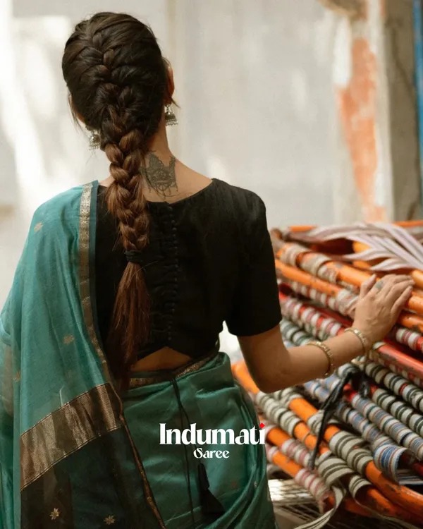 Bottle_Green_And_Black_Premium_Cotton_Silk_Saree_With_Classy_Blouse_and_tassels