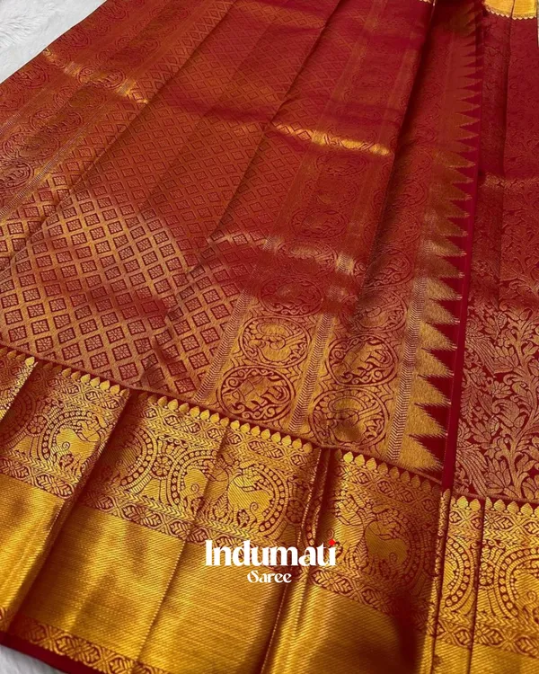 Maroon_Color_Top_Tier_Soft_Banarasi_Silk_Saree_with_Pure_Golden_Zari_work_&_Classy_Blouse_Piece
