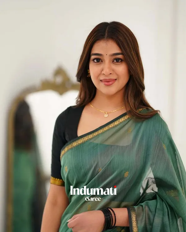 Bottle_Green_Premium_Cotton_Silk_Saree_With_Classy_Blouse_and_tassels