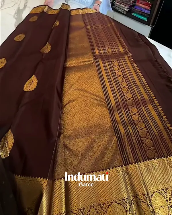 Lovely_Brown_Color_Soft_Banarasi_Silk_Saree_With_Pure_Golden_Zari_Work_&_Classy_Blouse_Piece