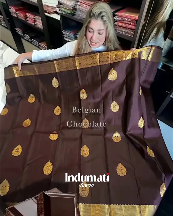 Lovely_Brown_Color_Soft_Banarasi_Silk_Saree_With_Pure_Golden_Zari_Work_&_Classy_Blouse_Piece