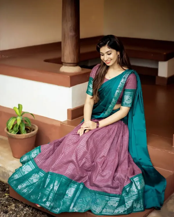 Light_Beet_And_Bottle_Blue_Color_Kanchipuram_Zari_Weaving_Half_Saree_With_Blouse__Silk_Dupatta