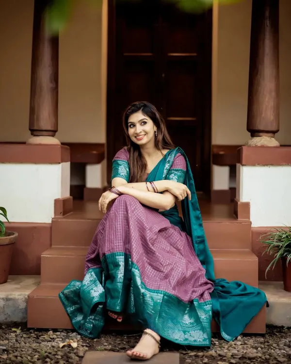Light_Beet_And_Bottle_Blue_Color_Kanchipuram_Zari_Weaving_Half_Saree_With_Blouse__Silk_Dupatta