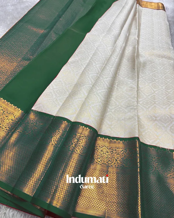 Cream_Color_Color_Viral_Soft_Banarasi_Silk_Saree_with_Pure_Golden_Zari_work_&_Classy_Blouse_Piece