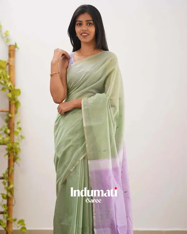Green_Color_Cotton_Silk_Saree_with_Calssy_Blouse_and_tassels