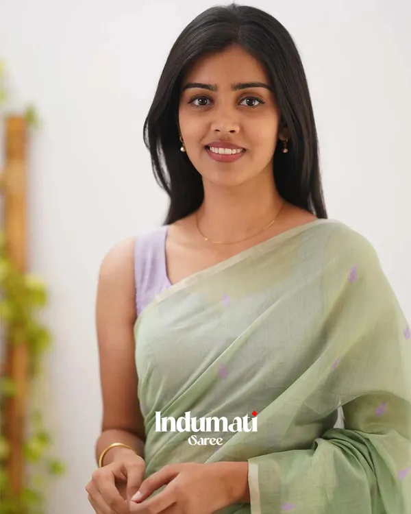 Green_Color_Cotton_Silk_Saree_with_Calssy_Blouse_and_tassels