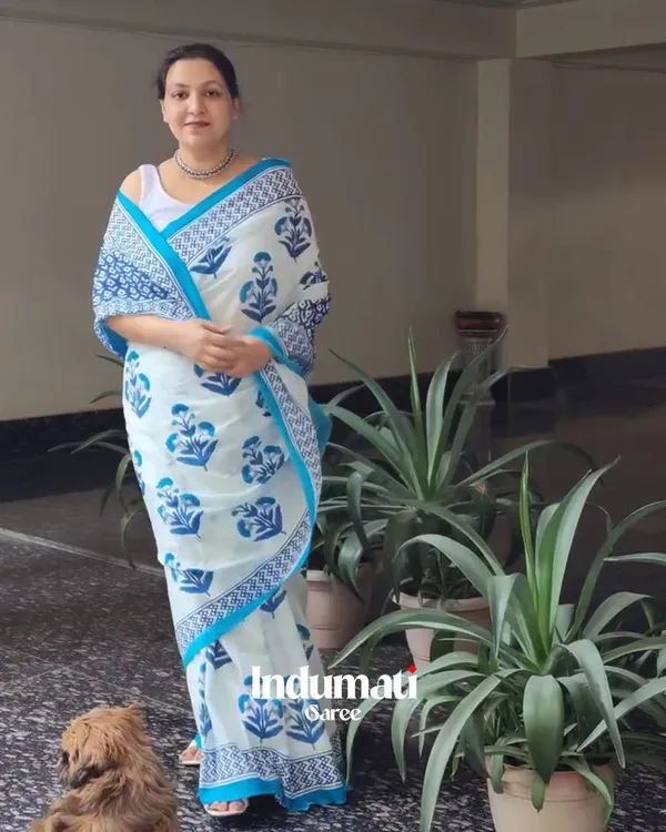 White_Blossom_-_Pure_Linen_Saree_with_Large_Blue_Flower_Art_&_Coordinated_Blouse