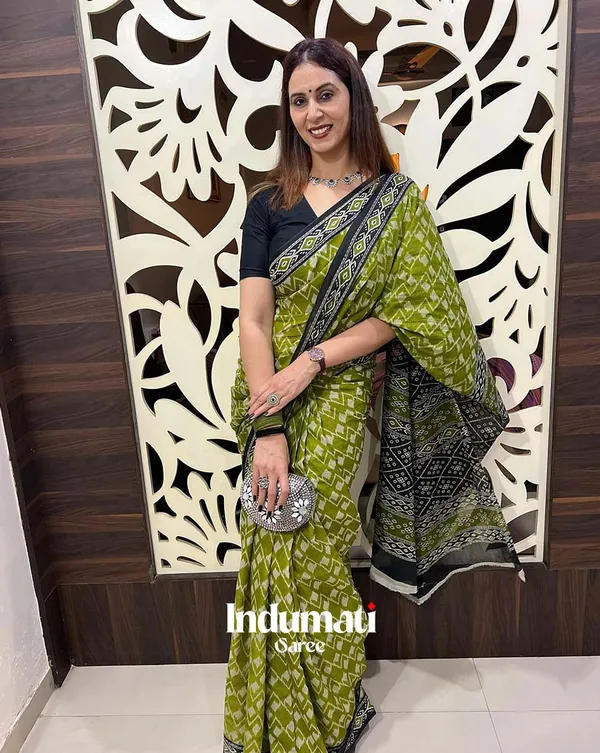 Forest_Whisper_-_Green_Linen_Saree_with_Black_Blouse_Piece