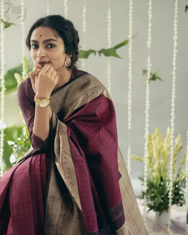 Maroon_Color_Most_Wanted_Soft_Banarasi_Silk_Saree_with_Classy_Bloue_Piece
