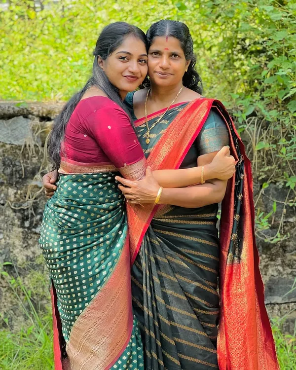 Green_Color_Latest_Add_Soft_Banarasi_Silk_Saree_with_Classy_Bloue_Piece