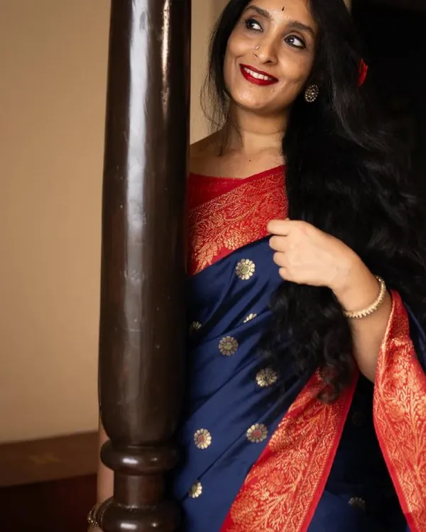 Navy_Blue_And_Red_Color_Now_Available_Soft_Banarasi_Silk_Saree_with_Classy_Bloue_Piece