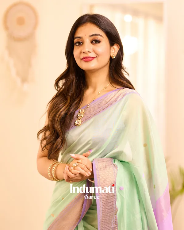 Light_Green_Color_Premium_Cotton_Silk_Saree_With_Classy_Blouse_and_tassels