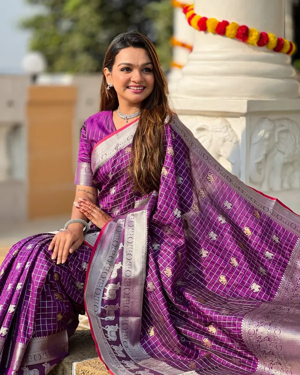 Purple_Color_Latest_Drop_Soft_Banarasi_Silk_Saree_with_Classy_Bloue_Piece