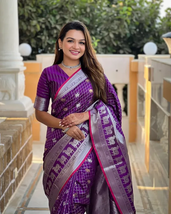 Purple_Color_Latest_Drop_Soft_Banarasi_Silk_Saree_with_Classy_Bloue_Piece