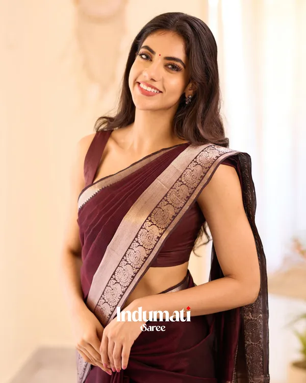 Wine_Color_Premium_Cotton_Silk_Saree_With_Classy_Blouse_and_tassels