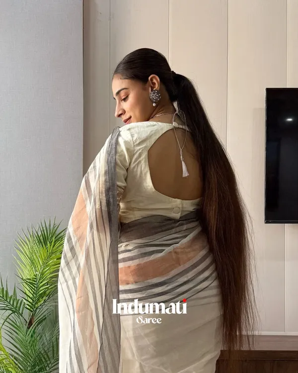 Dhoop_Chhaya_-_Elegant_White_Saree_with_Dual-Tone_Border_&_Blouse_Piece