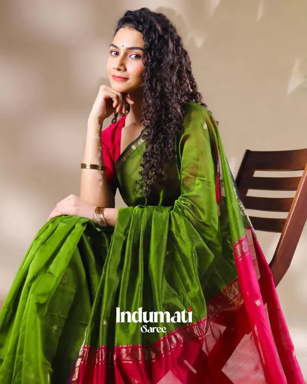 Green_And_Pink_Premium_Cotton_Silk_Saree_With_Classy_Blouse_and_tassels