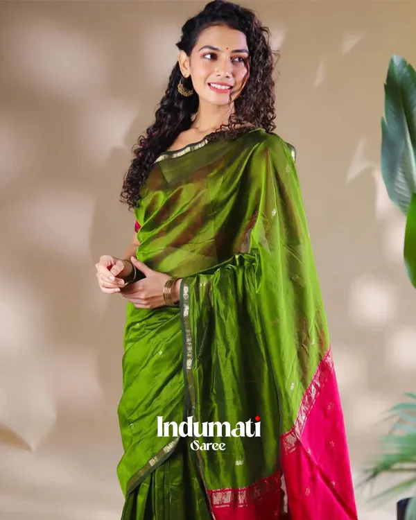 Green_And_Pink_Premium_Cotton_Silk_Saree_With_Classy_Blouse_and_tassels