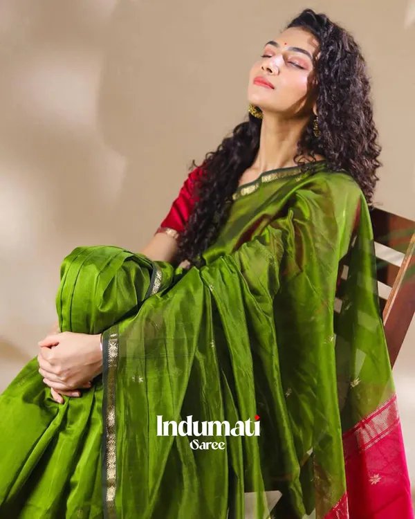 Green_And_Pink_Premium_Cotton_Silk_Saree_With_Classy_Blouse_and_tassels