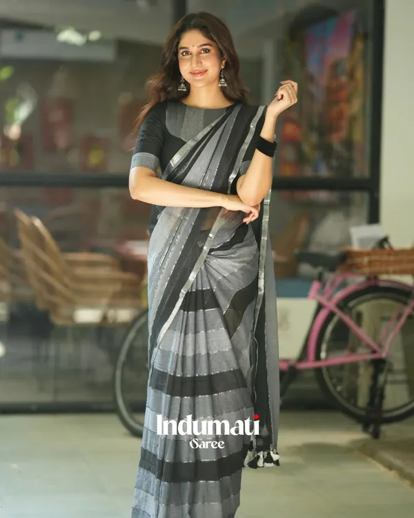 Black_&_Grey_Striped_MulMul_Cotton_Saree_with_Blouse_Piece