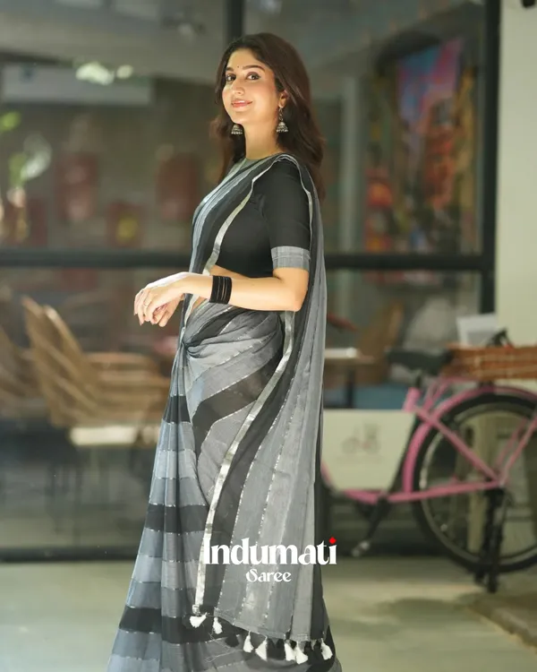 Black_&_Grey_Striped_MulMul_Cotton_Saree_with_Blouse_Piece