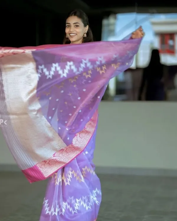Light_Purple_Color_Going_Fast_Soft_Banarasi_Silk_Saree_with_Classy_Bloue_Piece