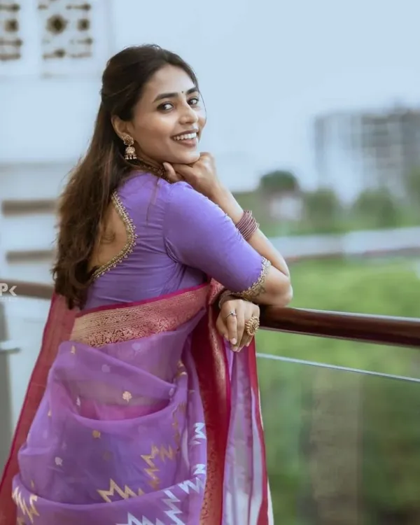 Light_Purple_Color_Going_Fast_Soft_Banarasi_Silk_Saree_with_Classy_Bloue_Piece