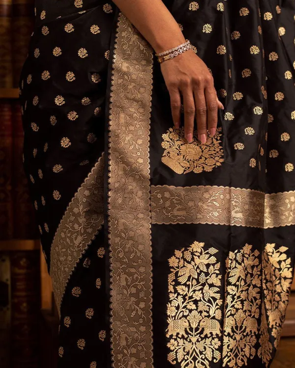 Black_Color_New_Release_Soft_Banarasi_Silk_Saree_with_Classy_Bloue_Piece