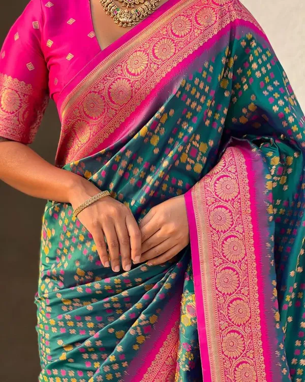 Green_And_Pink_Color_Signature_Line_Soft_Banarasi_Silk_Saree_with_Classy_Bloue_Piece