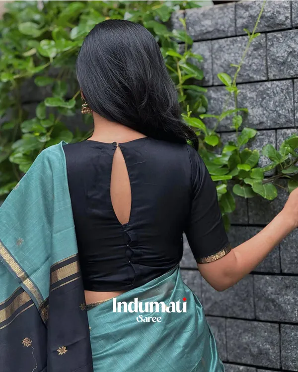 Bottle_Green_And_Black_Premium_Cotton_Silk_Saree_With_Classy_Blouse_and_tassels