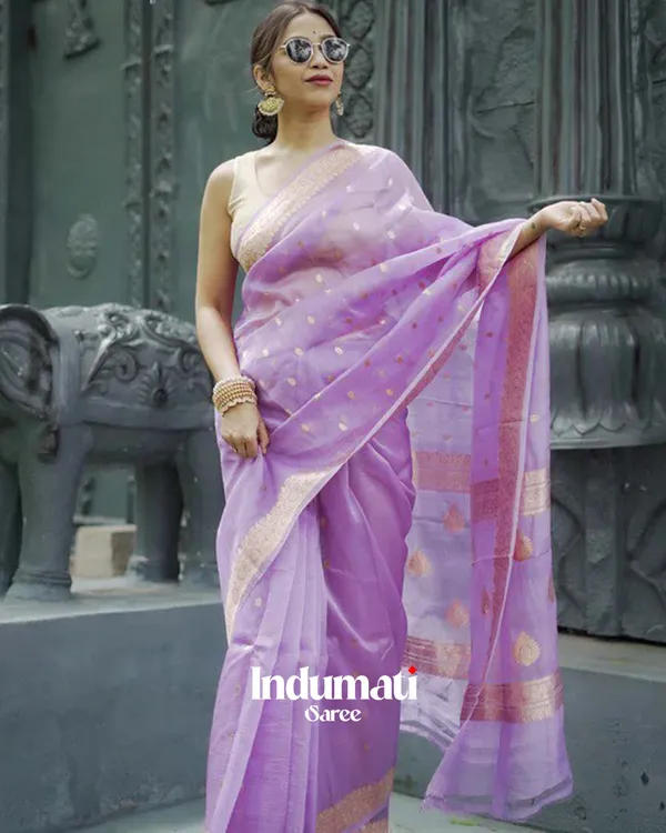 Purple_Color_Premium_Cotton_Silk_Saree_With_Classy_Blouse_and_tassels