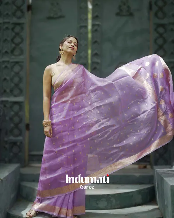 Purple_Color_Premium_Cotton_Silk_Saree_With_Classy_Blouse_and_tassels
