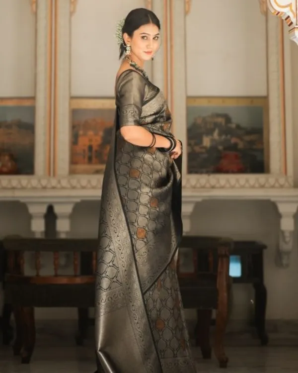 Grey_Color_Latest_Drop_Soft_Banarasi_Silk_Saree_with_Classy_Bloue_Piece