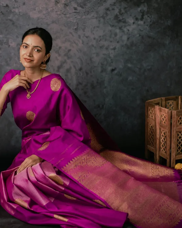 Purple_Color_Latest_Drop_Soft_Banarasi_Silk_Saree_with_Classy_Bloue_Piece