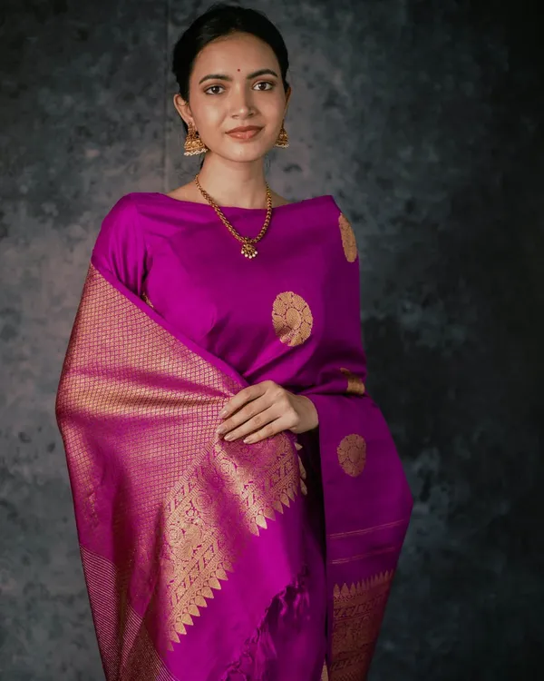 Purple_Color_Latest_Drop_Soft_Banarasi_Silk_Saree_with_Classy_Bloue_Piece