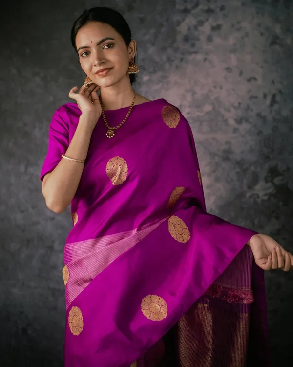 Purple_Color_Latest_Drop_Soft_Banarasi_Silk_Saree_with_Classy_Bloue_Piece