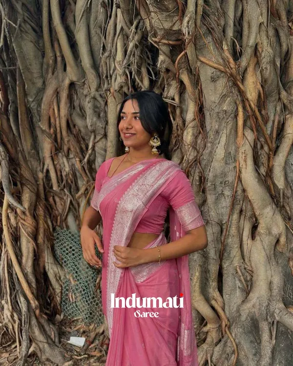 Pink_Color_Premium_Cotton_Silk_Saree_With_Classy_Blouse_and_tassels