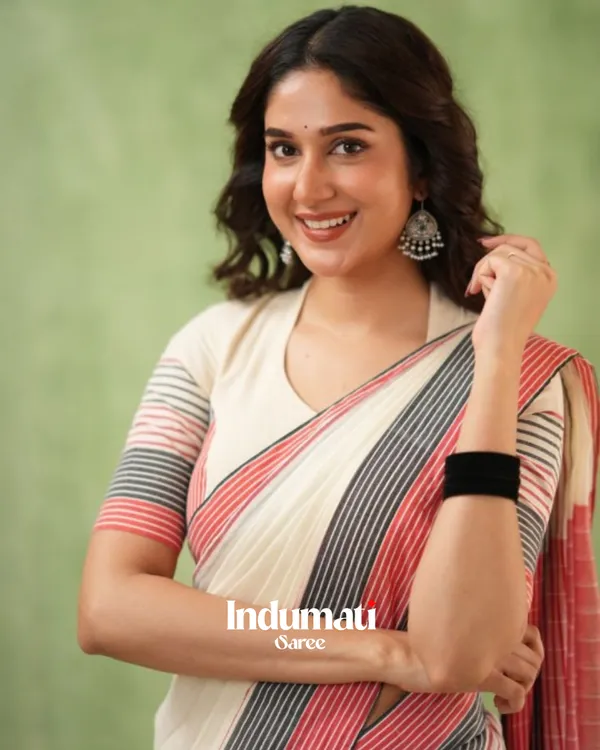 Ivory_Mulmul_Cotton_Saree_with_Pink_&_Black_Striped_Pallu_&_Matching_Ivory_Blouse_Piece