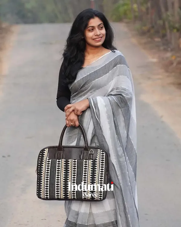 Silver_Shadow_-_Grey_&_White_Linen_Saree_with_Black_Blouse_Piece