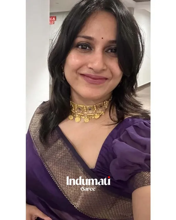 Purple_Color_Premium_Cotton_Silk_Saree_With_Classy_Blouse_and_tassels