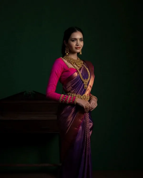 Purple_Color_New_Drop_Soft_Banarasi_Silk_Saree_with_Classy_Bloue_Piece