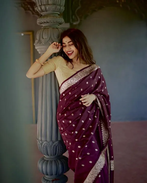 Maroon_Color_Hot_Right_Now_Soft_Banarasi_Silk_Saree_with_Classy_Bloue_Piece