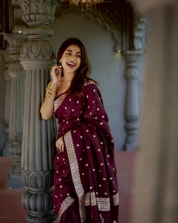 Maroon_Color_Hot_Right_Now_Soft_Banarasi_Silk_Saree_with_Classy_Bloue_Piece