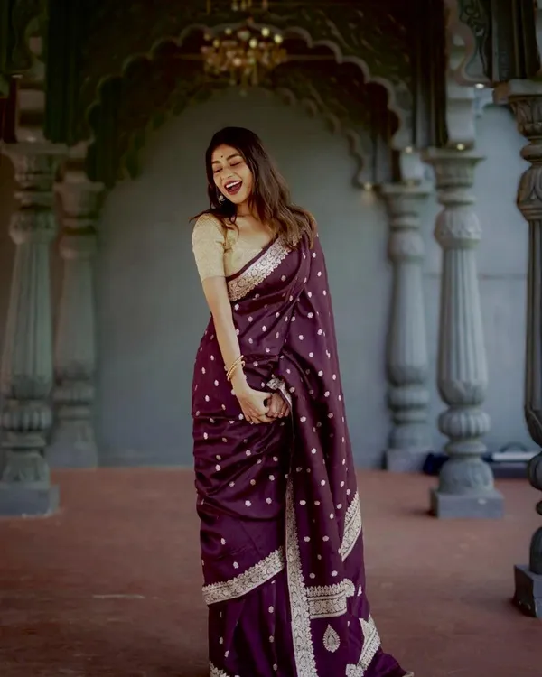 Maroon_Color_Hot_Right_Now_Soft_Banarasi_Silk_Saree_with_Classy_Bloue_Piece