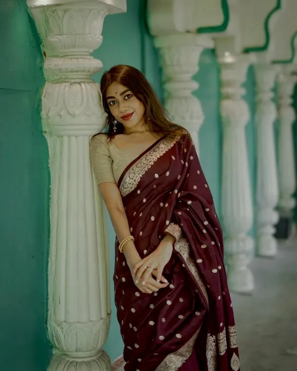 Maroon_Color_Hot_Right_Now_Soft_Banarasi_Silk_Saree_with_Classy_Bloue_Piece
